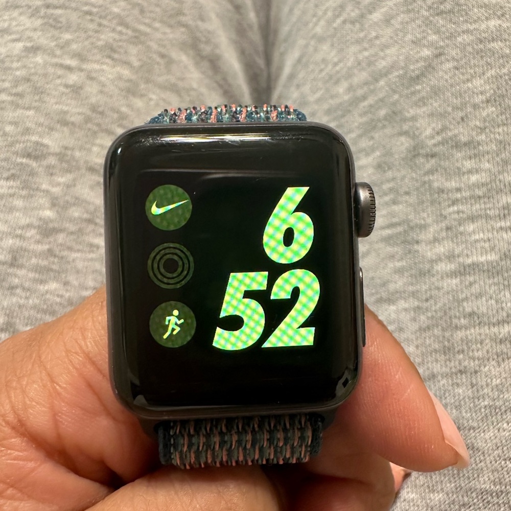 Apple Watch Nike + Series 3 38mm Gray Aluminum Anthracite/ Black Nike Sport